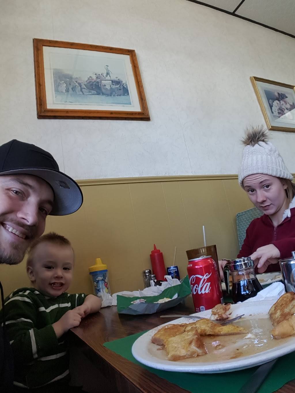 J & Ts | restaurant | 98 George Waterman Rd, Johnston, RI 02919, USA | 4012339665 OR +1 401-233-9665