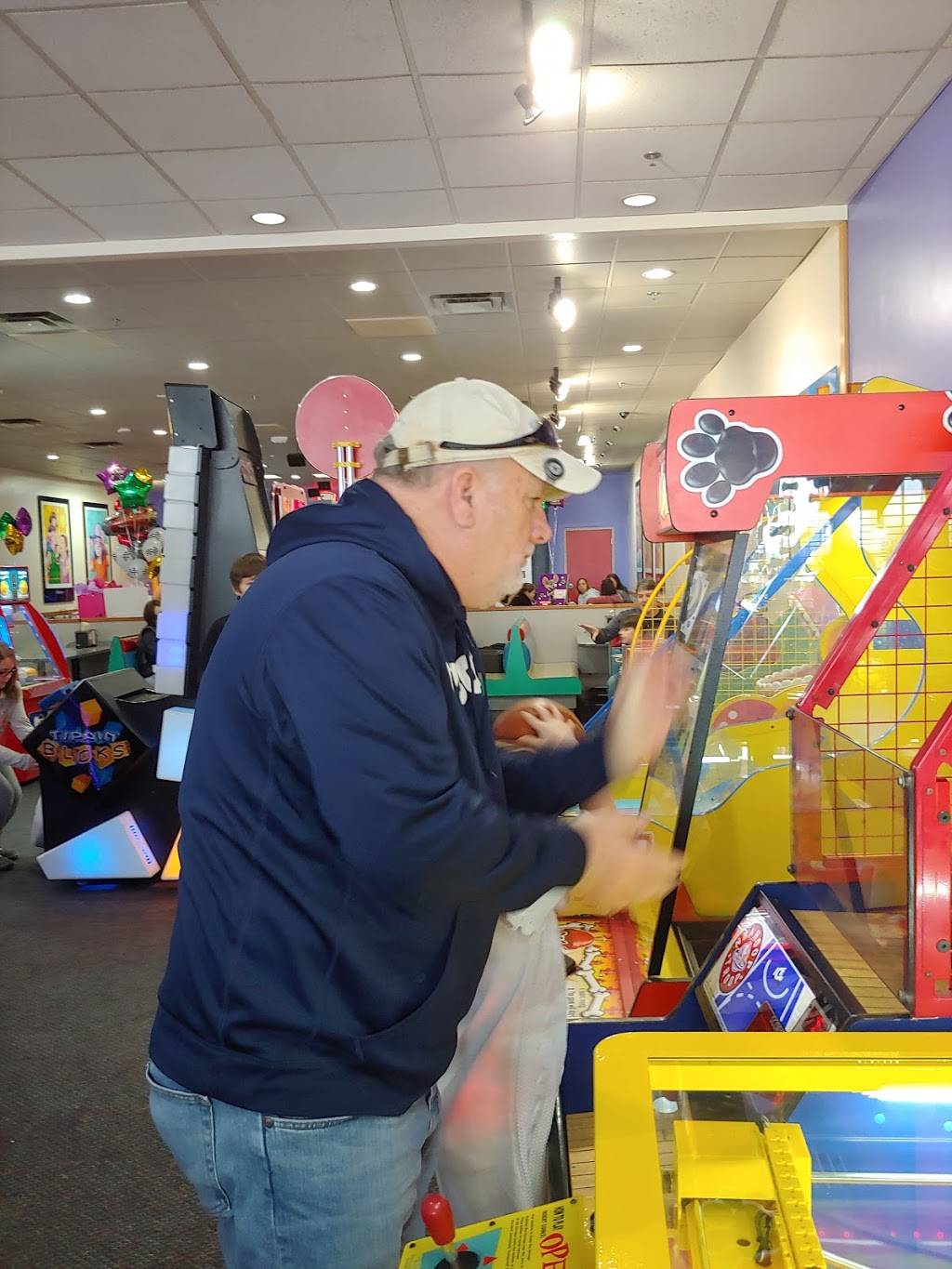 Chuck E. Cheeses | restaurant | 4394 Eastgate Square Dr #900, Cincinnati, OH 45245, USA | 5137528188 OR +1 513-752-8188