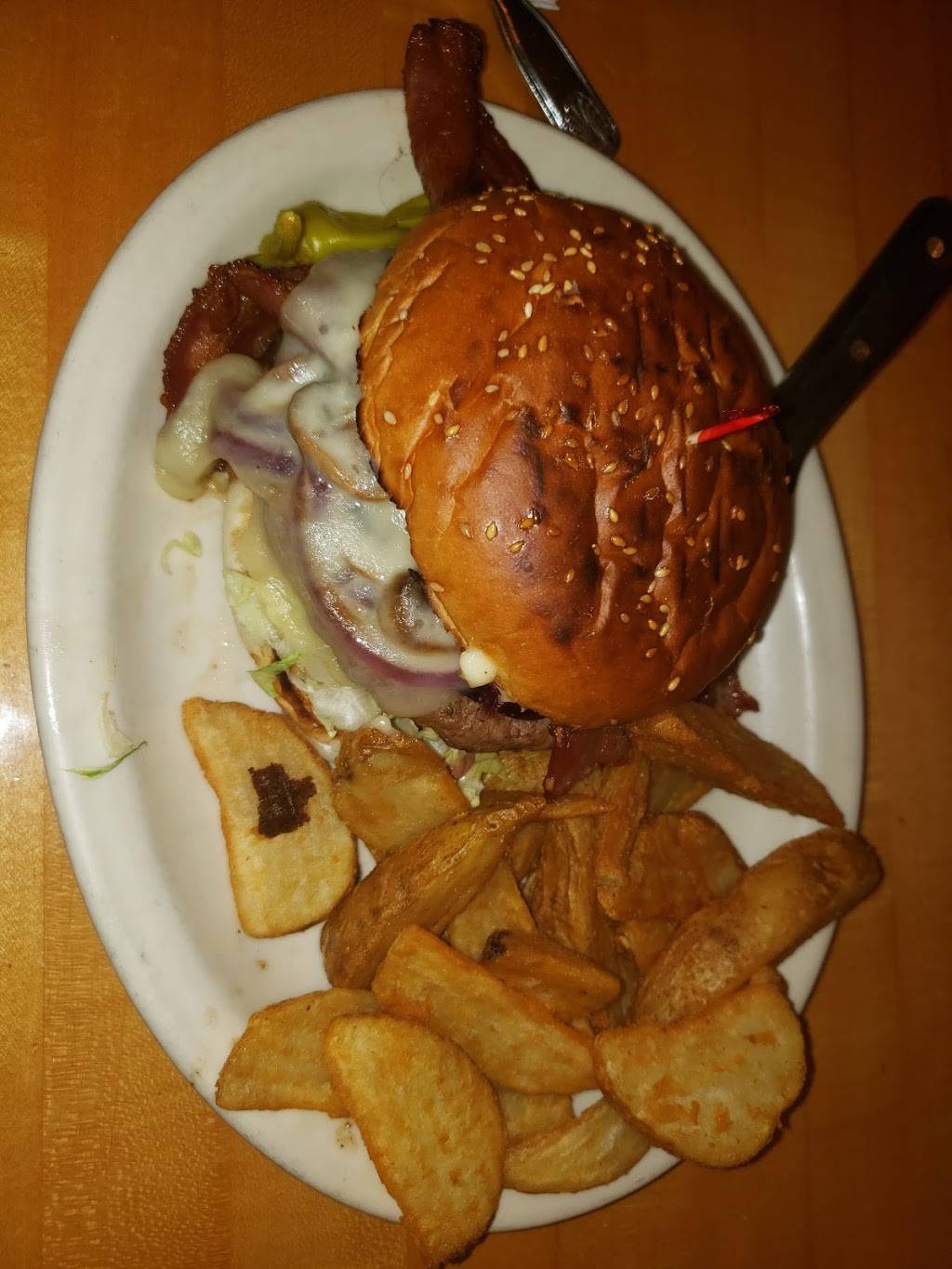 Ketch Joanne Restaurant & Harbor Bar | restaurant | 17 Johnson Pier, Half Moon Bay, CA 94019, USA | 6507283747 OR +1 650-728-3747