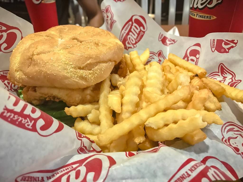 Raising Canes Chicken Fingers | meal takeaway | 1322 N Collins St, Arlington, TX 76011, USA | 8174592560 OR +1 817-459-2560