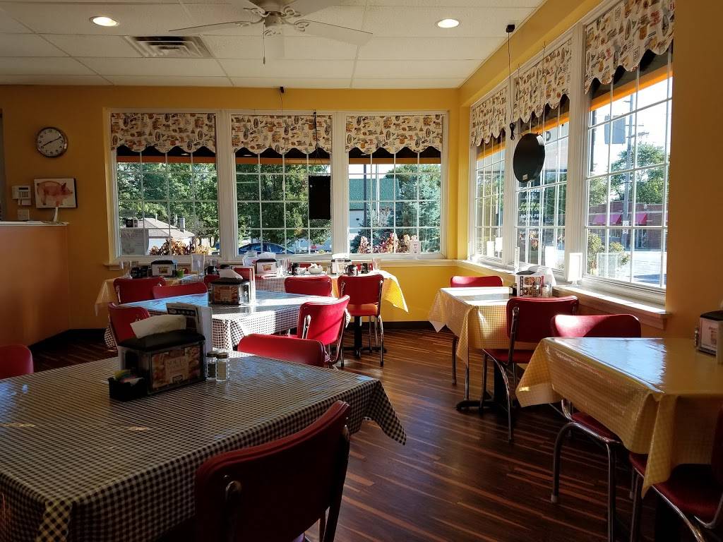 Foodies Cafe | restaurant | 151 Joliet St, Dyer, IN 46311, USA | 2198643030 OR +1 219-864-3030