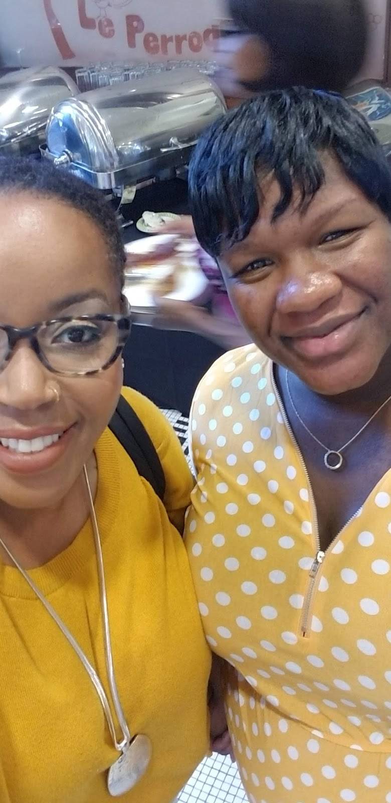 Parrot Cage Restaurant | restaurant | 7059 S South Shore Dr, Chicago, IL 60649, USA | 7736025333 OR +1 773-602-5333