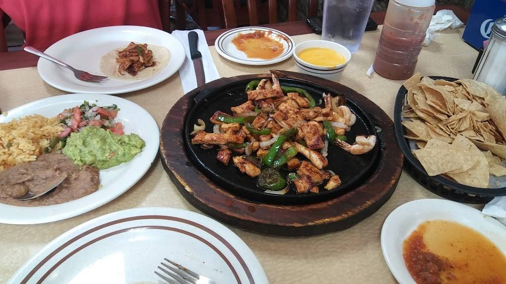 Los Charros Mexican Restaurant | restaurant | 9017 Main St, Needville, TX 77461, USA | 9797937799 OR +1 979-793-7799