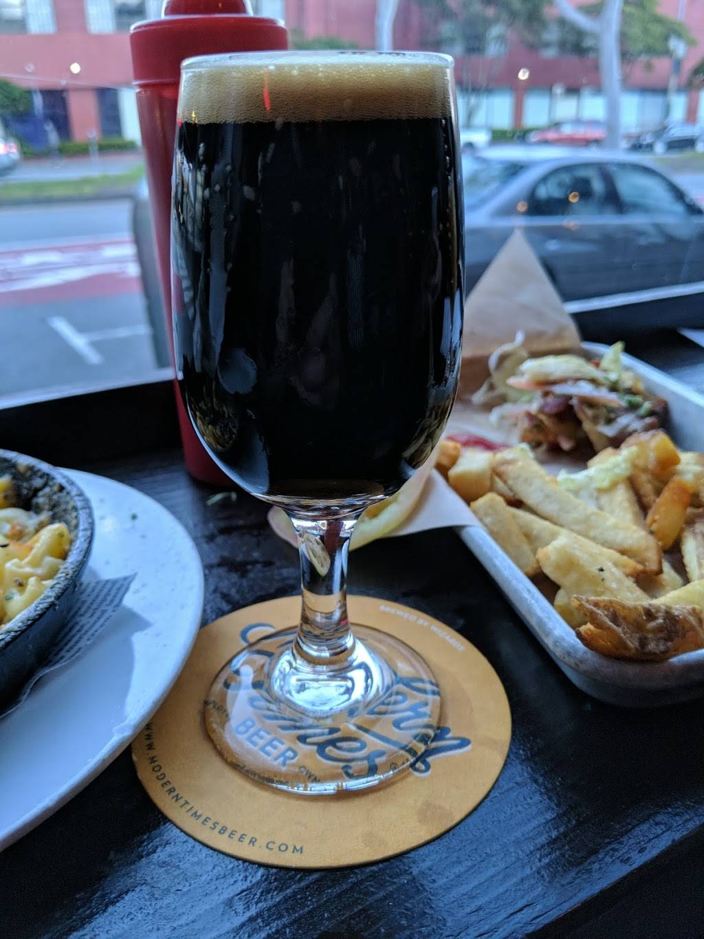 The Crafty Fox Ale House | restaurant | 1700 Mission St, San Francisco, CA 94103, USA | 4154166602 OR +1 415-416-6602