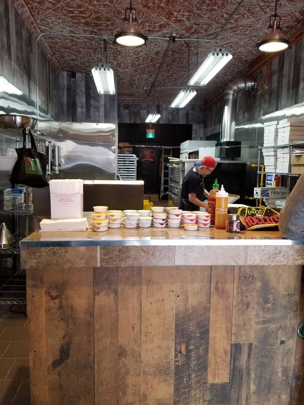 Juice and Roccos Pizzeria | restaurant | 52 Main St N, Brampton, ON L6V 1N6, Canada | 9054971999 OR +1 905-497-1999