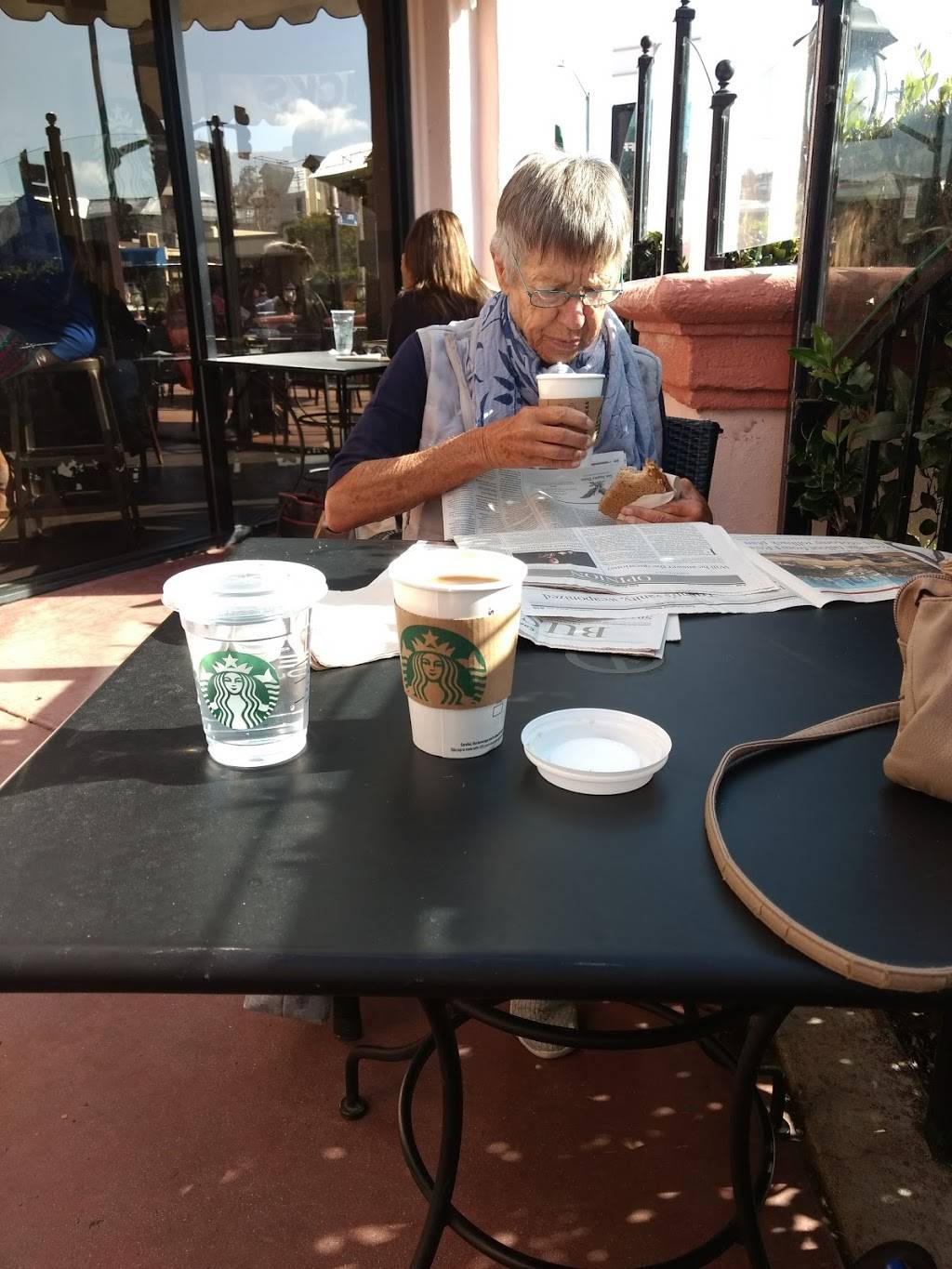 Starbucks | cafe | 15300 Sunset Blvd, Pacific Palisades, CA 90272, USA | 3105730177 OR +1 310-573-0177