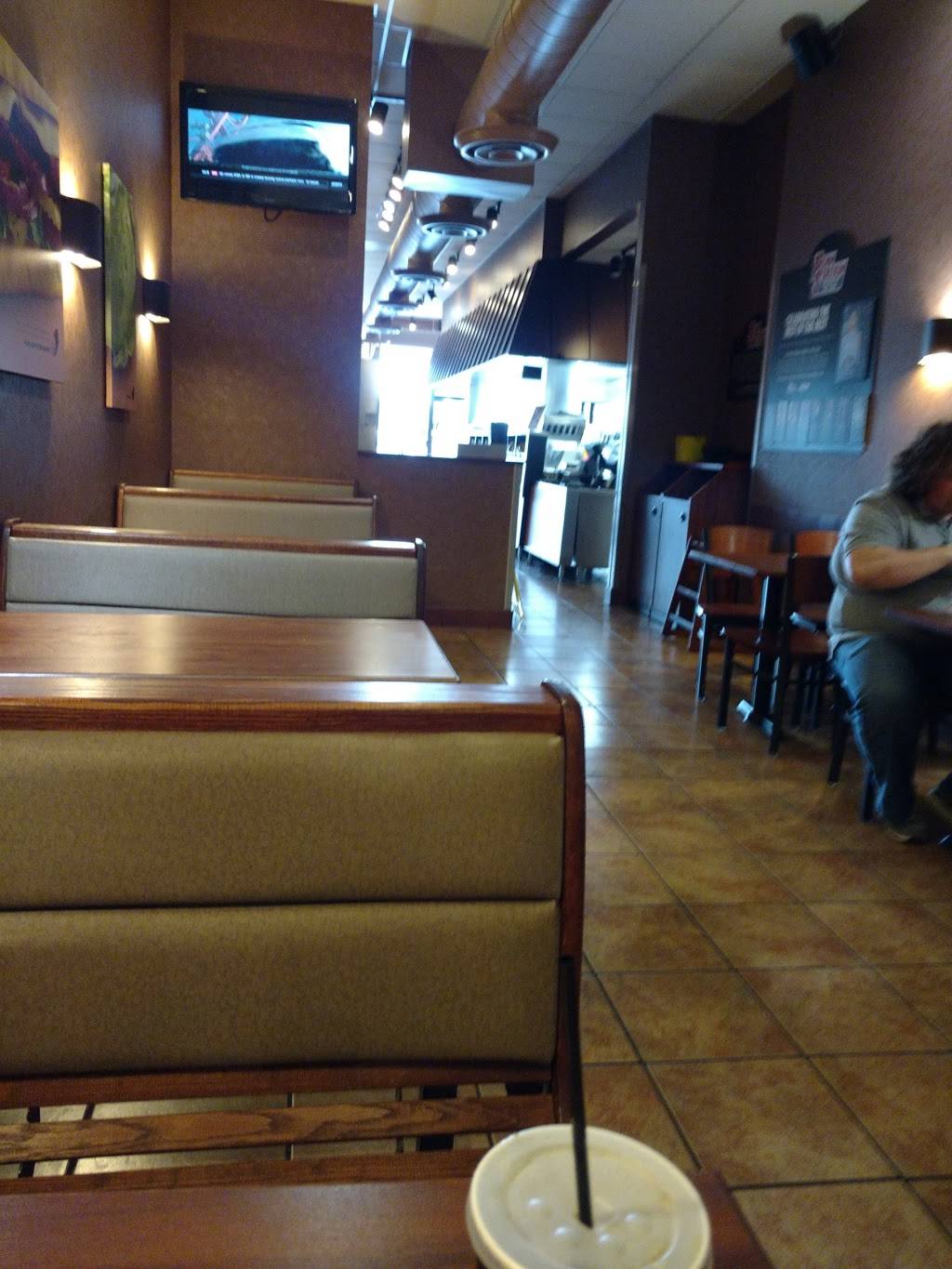 Penn Station East Coast Subs | restaurant | 5006 Mud Ln, Louisville, KY 40229, USA | 5029622141 OR +1 502-962-2141