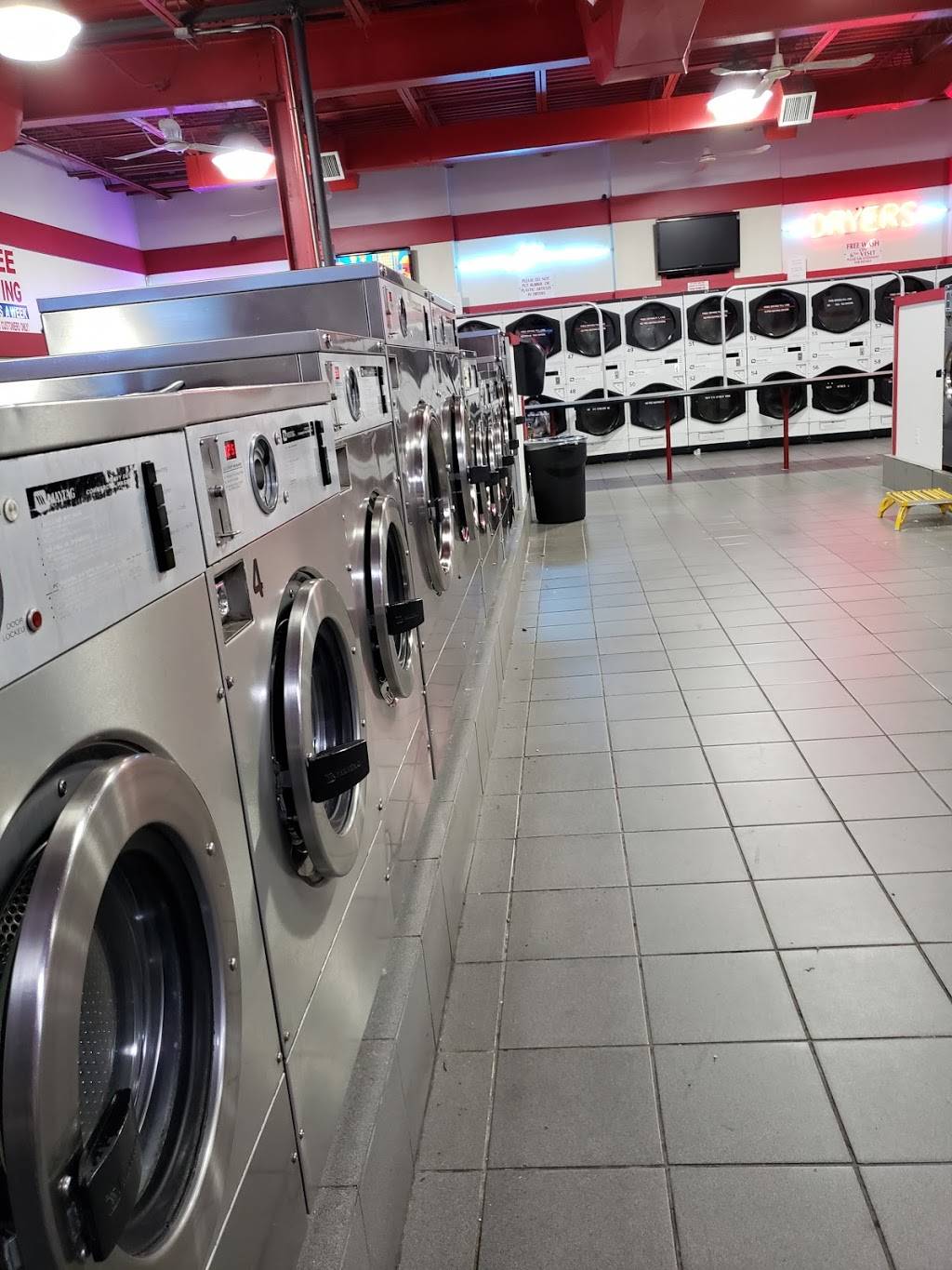 Finest Deli 1 & Restaurant | restaurant | 672 Sunrise Hwy, West Babylon, NY 11704, USA | 6315398011 OR +1 631-539-8011