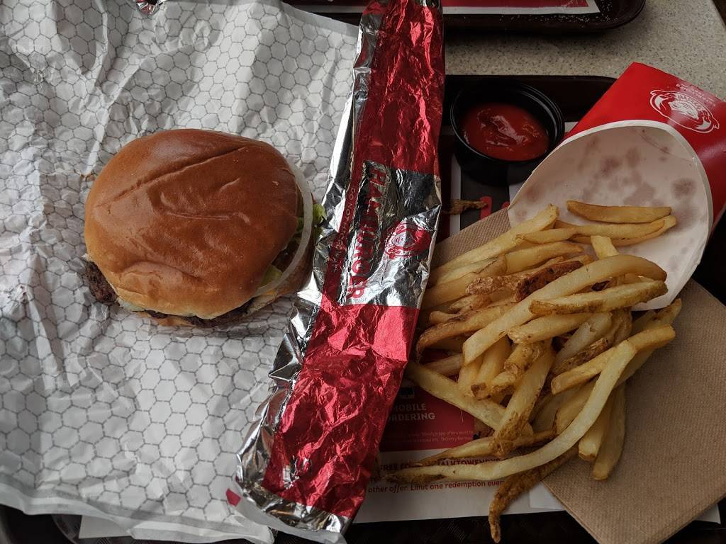 Wendys | restaurant | 175 N Genesee St, Utica, NY 13502, USA | 3157248355 OR +1 315-724-8355