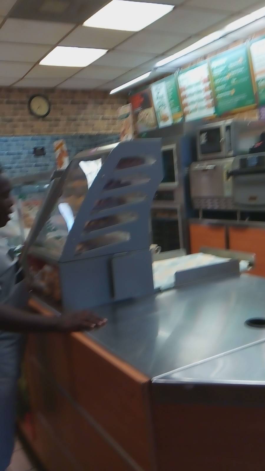 Subway Restaurants | restaurant | 239 NE 167th St, North Miami Beach, FL 33162, USA | 3056532626 OR +1 305-653-2626