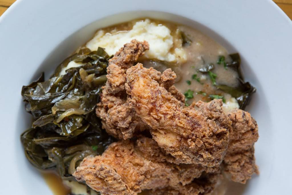 Lighthouse Restaurant & Bar | restaurant | 10808 NW St Helens Rd, Portland, OR 97231, USA | 5032408827 OR +1 503-240-8827