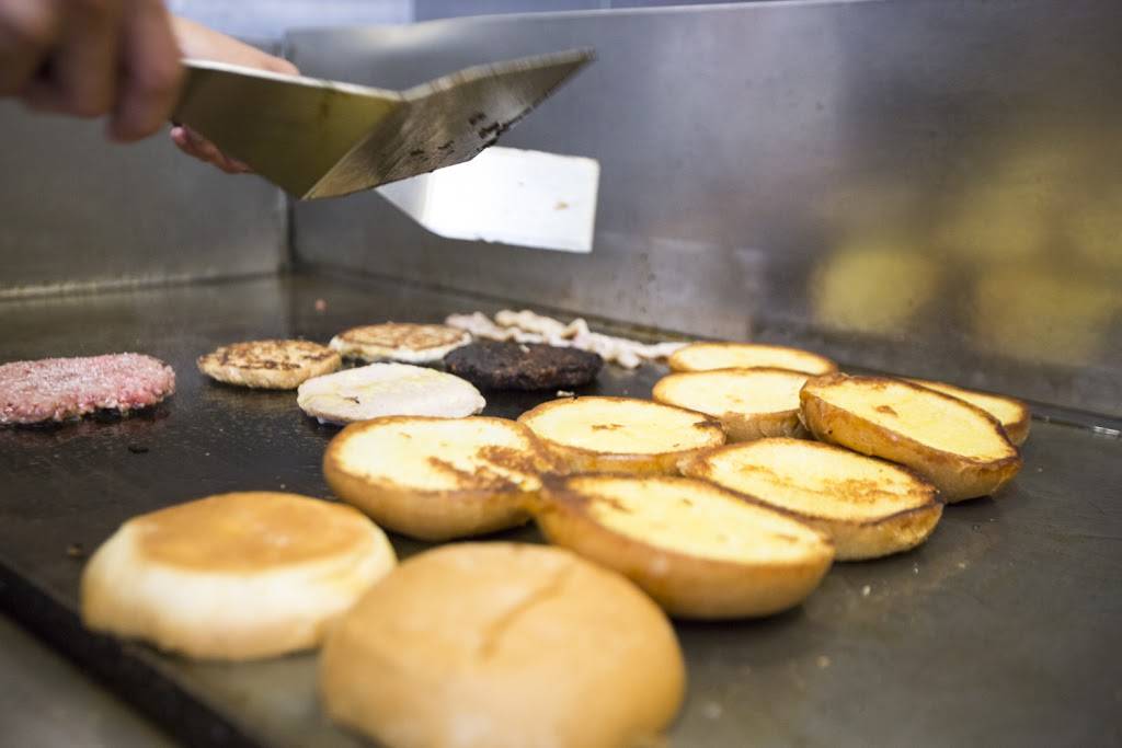 Hobby Burger House | restaurant | 8250 Telephone Rd, Houston, TX 77061, USA | 7136401428 OR +1 713-640-1428