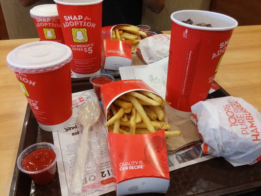 Wendys | restaurant | 90-13 Metropolitan Ave, Rego Park, NY 11374, USA | 7182756221 OR +1 718-275-6221