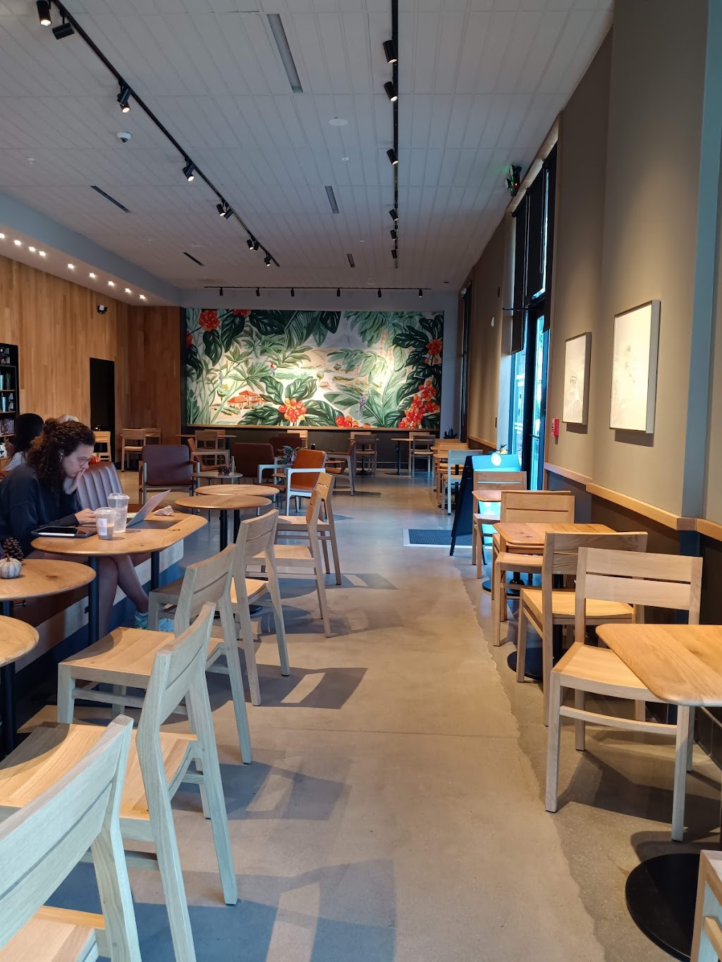 Starbucks | cafe | 2807 Rosewood Dr, Columbia, SC 29205, USA | 8398959940 OR +1 839-895-9940