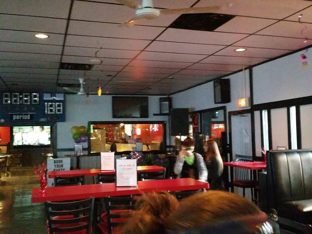 Mr. And Mrs. B Champs | restaurant | 2108 N Walnut St, Muncie, IN 47303, USA | 7652167126 OR +1 765-216-7126