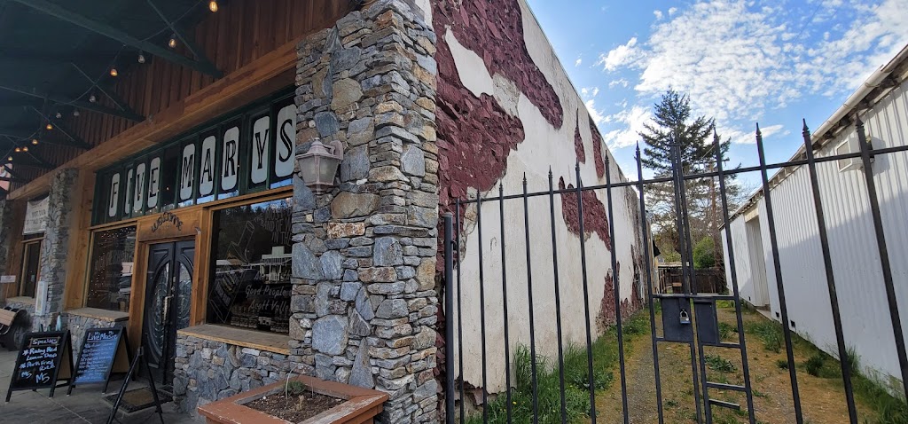 Five Marys Burgerhouse | restaurant | 11825 Main St, Fort Jones, CA 96032, USA | 5304684555 OR +1 530-468-4555