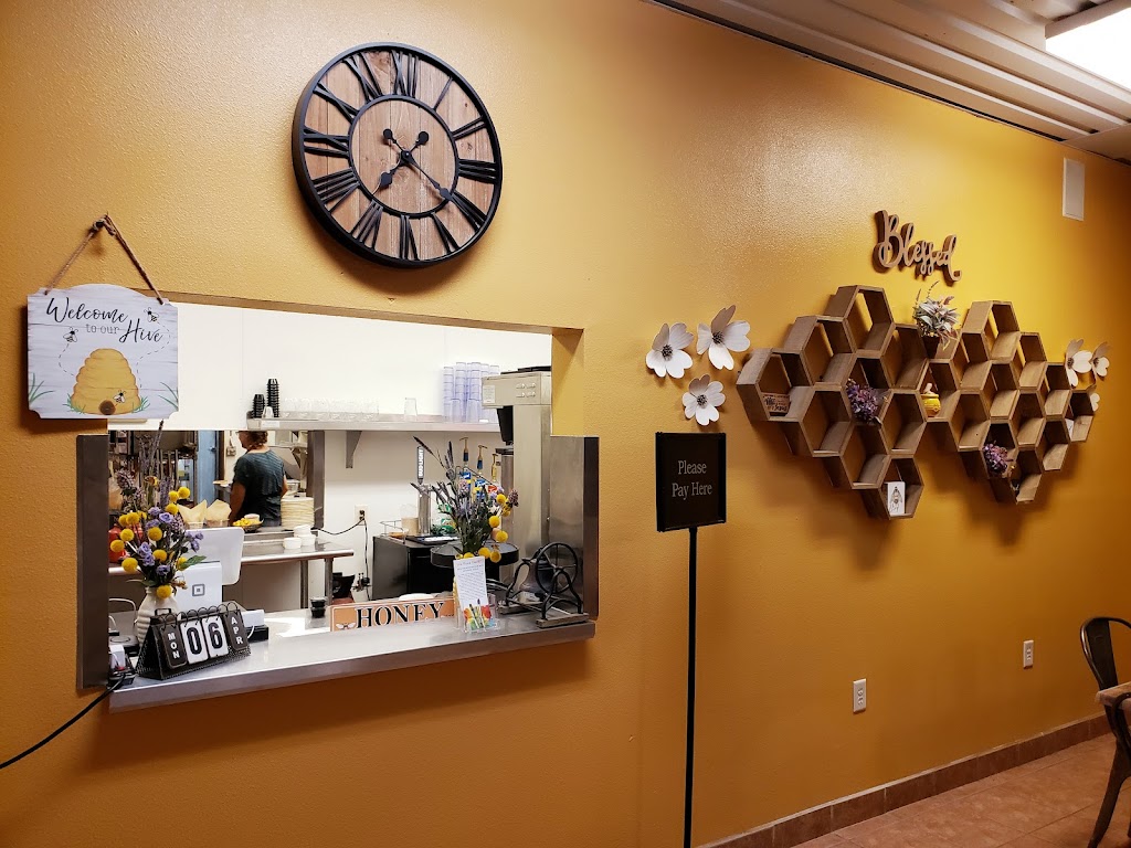 The Hive Restaurant | restaurant | 28534 Los Angeles Ave, Wellton, AZ 85356, USA | 9287854805 OR +1 928-785-4805