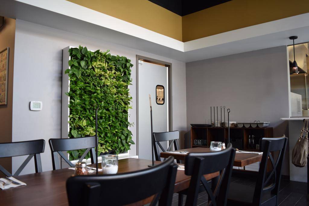 Pizzeria Omaggio | meal takeaway | 1055 Metropolitan Ave #130, Charlotte, NC 28204, USA | 7043700777 OR +1 704-370-0777