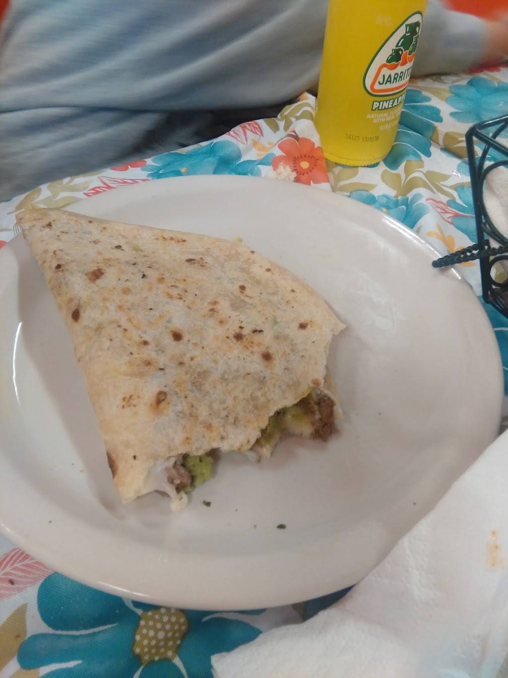 Yummy Yummy Asian Cuisine and Grill | restaurant | 105 W 1st St, Lyons, KS 67554, USA | 6202572888 OR +1 620-257-2888