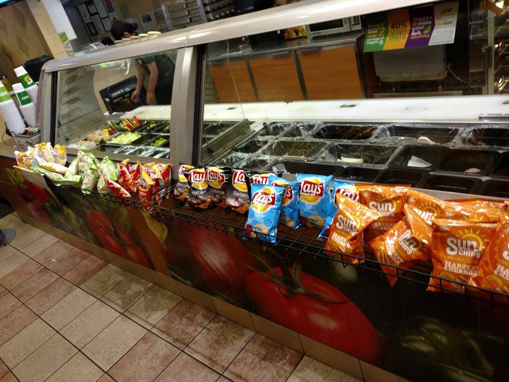 Subway Restaurants | restaurant | 4002 Riverside Dr, Burbank, CA 91505, USA | 8188484644 OR +1 818-848-4644