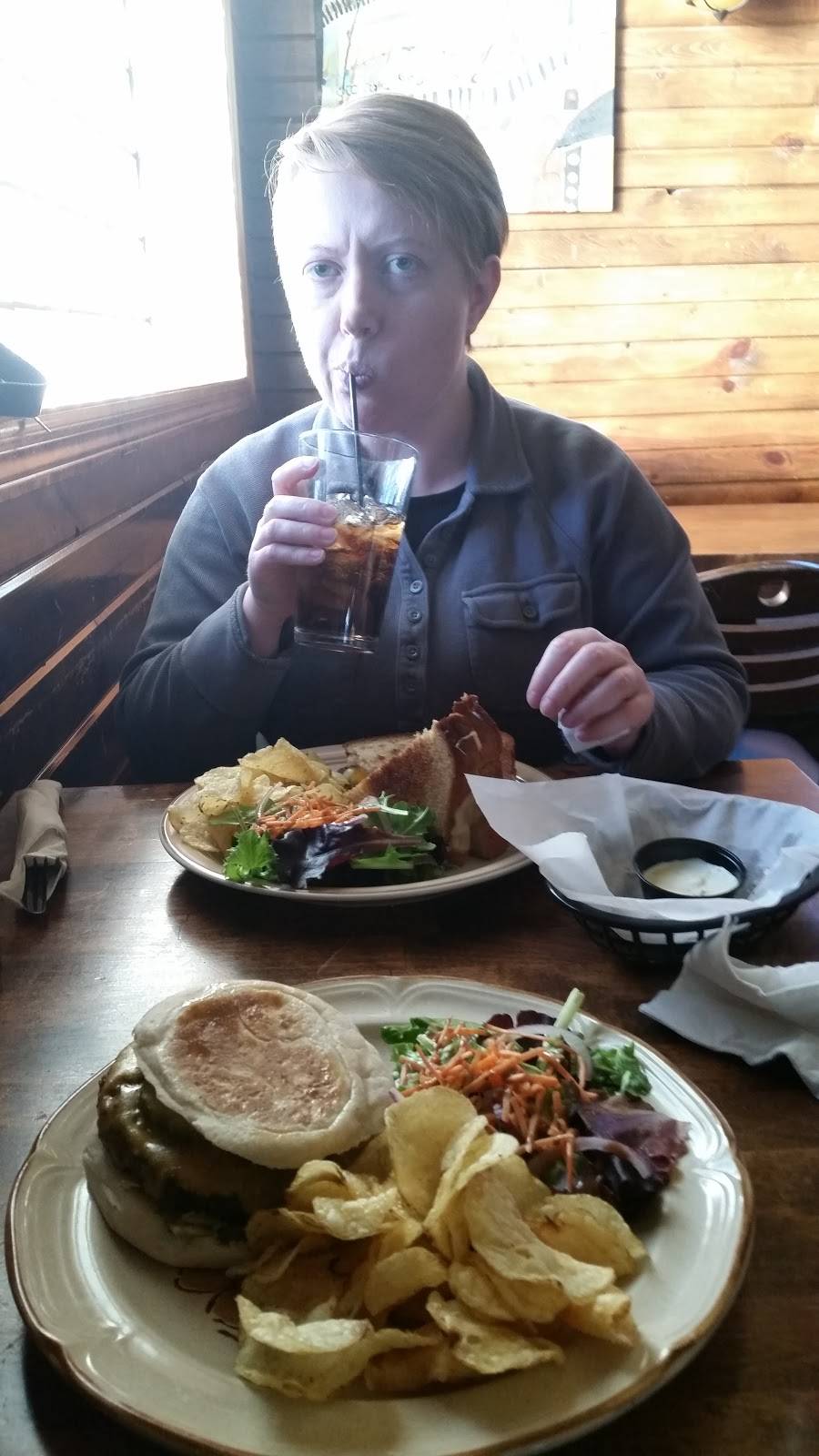 Tip Top Tavern | restaurant | 601 North St, Madison, WI 53704, USA | 6082415515 OR +1 608-241-5515