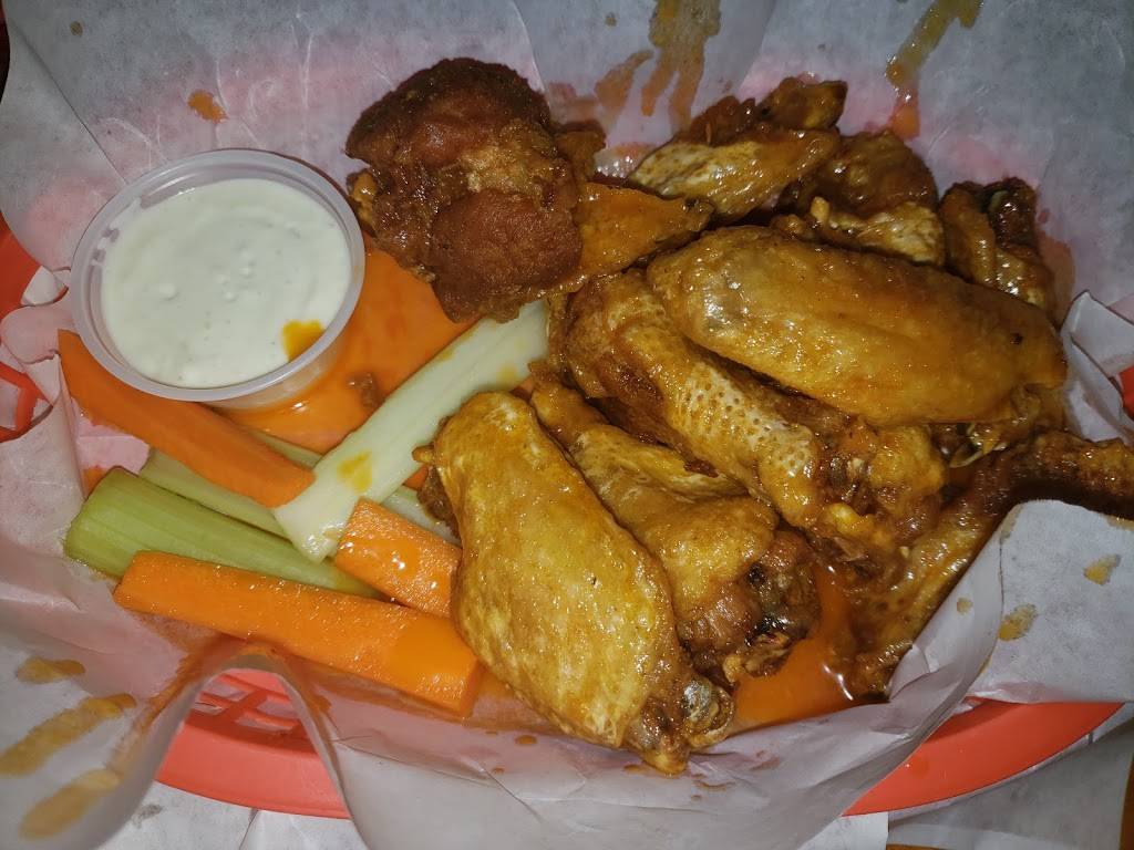 Rustic Barn Pub | restaurant | 150 Speigletown Rd, Troy, NY 12182, USA | 5182355858 OR +1 518-235-5858