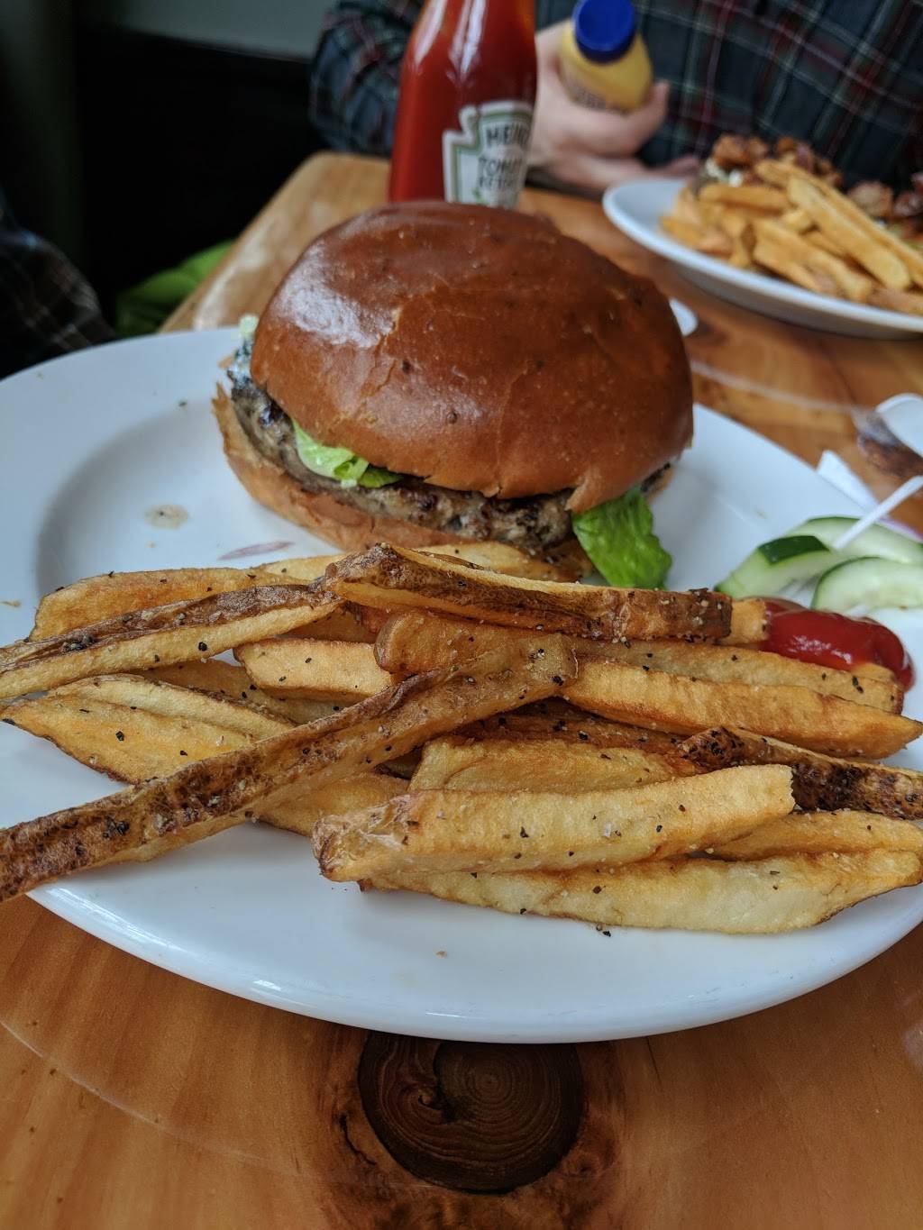 The Squealing Pig | restaurant | 335 Commercial St, Provincetown, MA 02657, USA | 5084875804 OR +1 508-487-5804