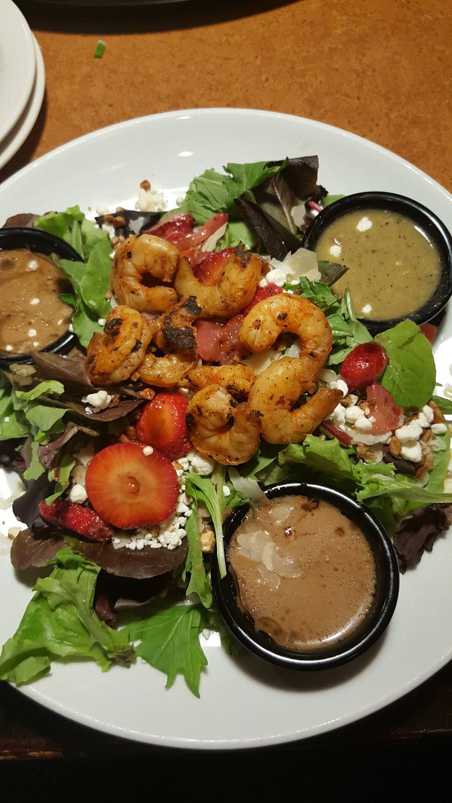 TGI Fridays | restaurant | 335 Union St, Waterbury, CT 06706, USA | 2035918800 OR +1 203-591-8800