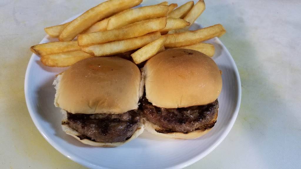 TangleTown Public House | restaurant | 2106 N 55th St, Seattle, WA 98103, USA | 2064666340 OR +1 206-466-6340