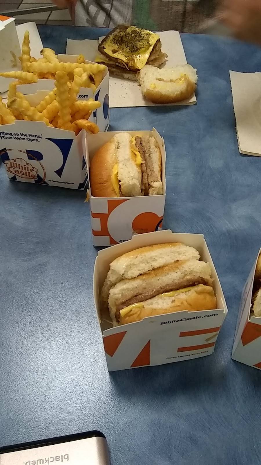 White Castle | restaurant | 105 E Market St, Louisville, KY 40202, USA | 5025841529 OR +1 502-584-1529