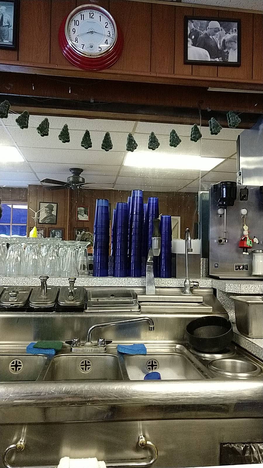 Fairlane Grill | restaurant | 617 Bethlehem Pike, Erdenheim, PA 19038, USA | 2152335863 OR +1 215-233-5863