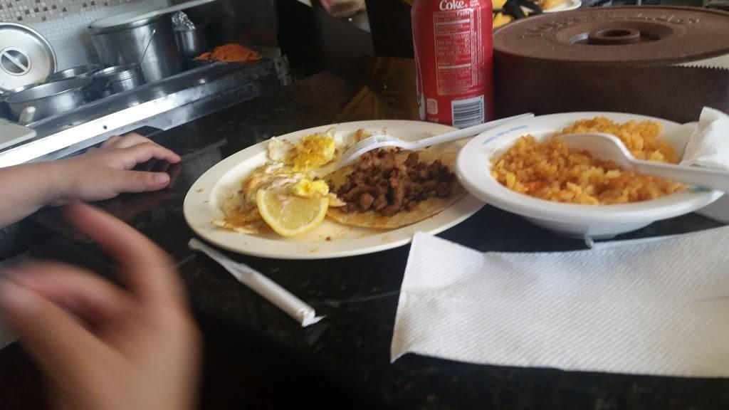 Tacos Villa | restaurant | 3139 W 63rd St, Chicago, IL 60629, USA | 7737375385 OR +1 773-737-5385