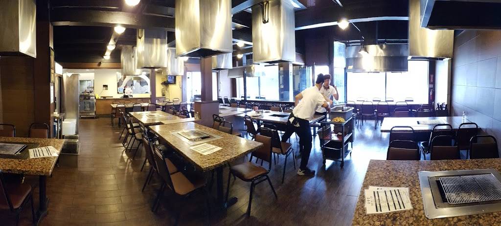 Soot Bull Jeep | restaurant | 3136 W 8th St, Los Angeles, CA 90005, USA | 2133873865 OR +1 213-387-3865