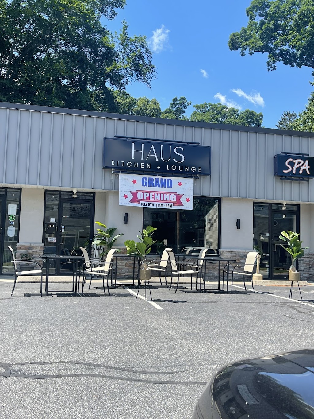 Haus De La Vie | restaurant | 1342 Douglas Ave Suite 4, North Providence, RI 02904, USA | 4015377180 OR +1 401-537-7180