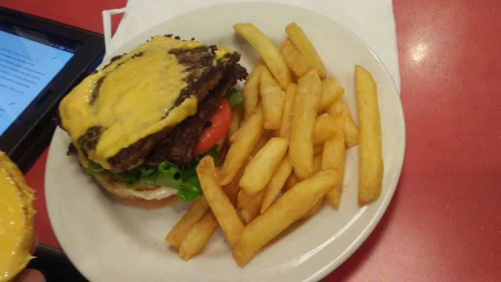 Friendlys | restaurant | 103 Talcottville Rd, Vernon, CT 06066, USA | 8608719347 OR +1 860-871-9347