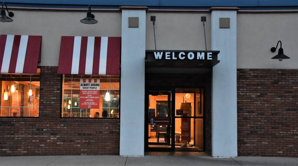 KFC | restaurant | 171 N Wells St, Lake Geneva, WI 53147, USA | 2622482860 OR +1 262-248-2860