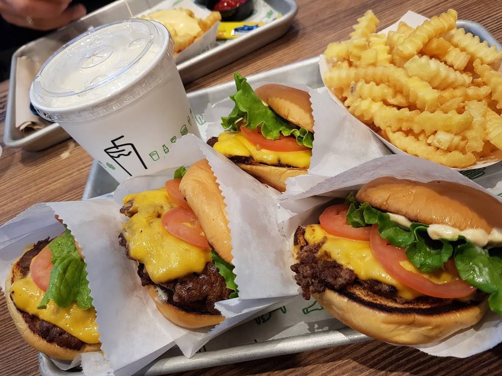 Shake Shack | restaurant | 6201 Hollywood Blvd, Los Angeles, CA 90028, USA | 3235937763 OR +1 323-593-7763