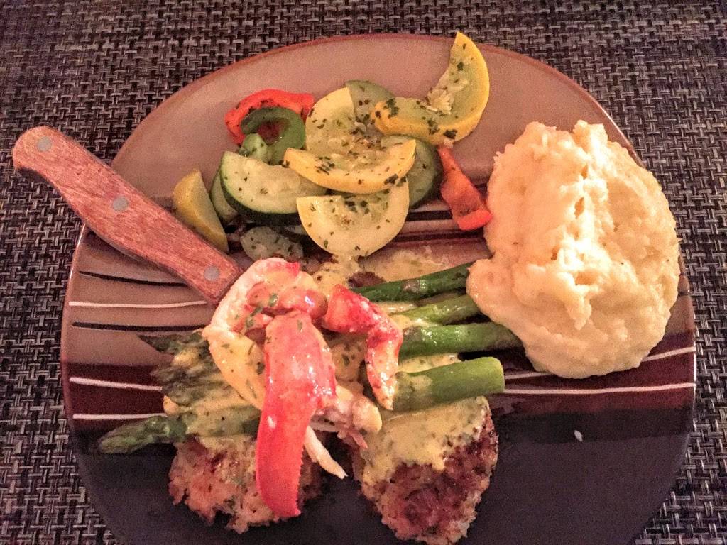 Stomping Grounds Grille | restaurant | 240 Main St, Buzzards Bay, MA 02532, USA | 7743024706 OR +1 774-302-4706