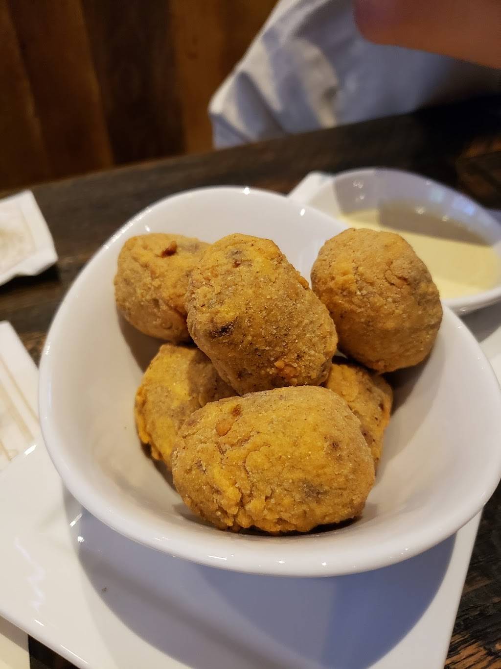 Walk-Ons Bistreaux and Bar | restaurant | 6401 N Andrews Ave, Fort Lauderdale, FL 33309, USA | 9548453800 OR +1 954-845-3800