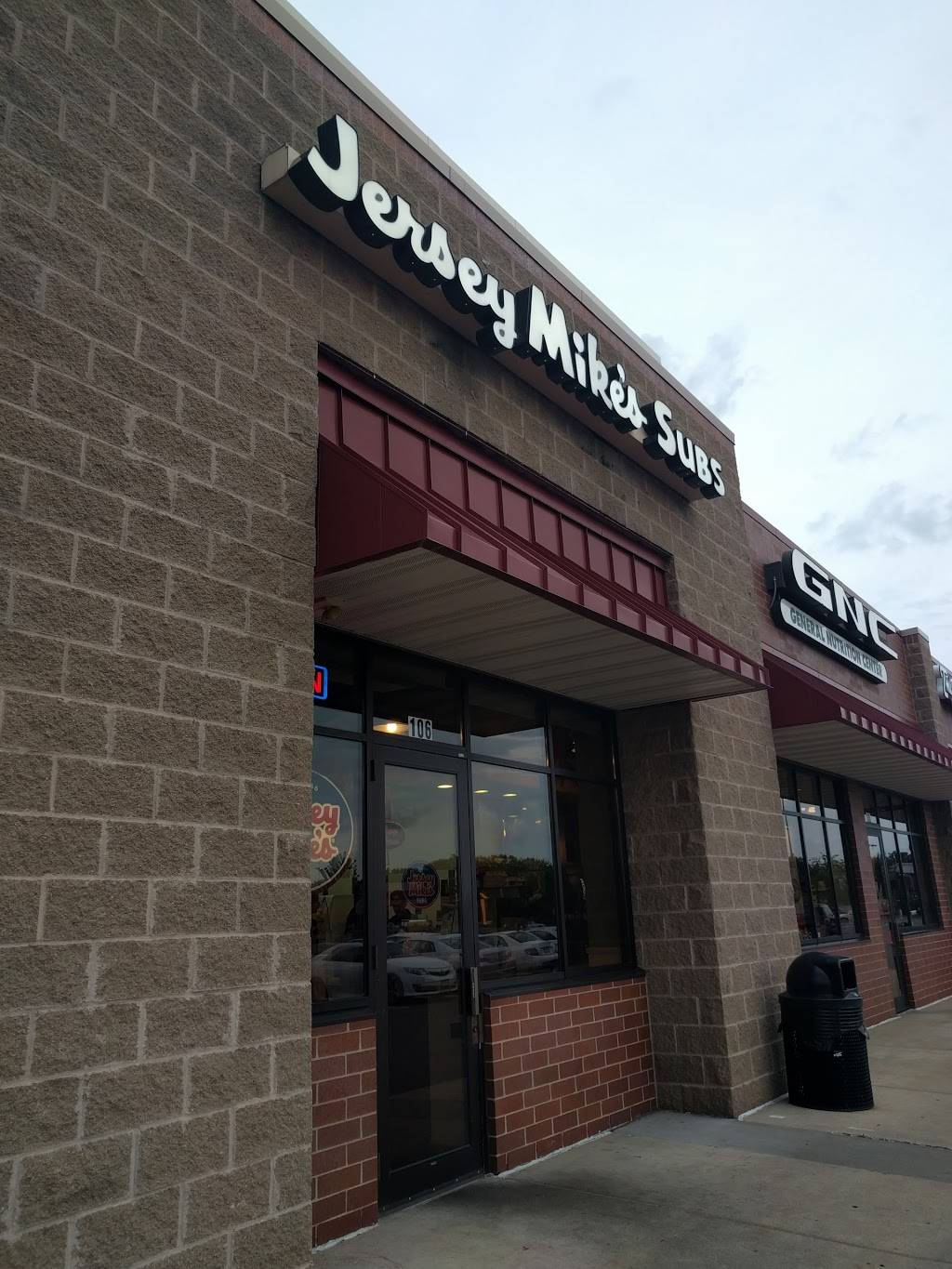 Jersey Mikes Subs | meal takeaway | 1650 Park Pl Blvd Ste. 106, St Louis Park, MN 55416, USA | 9525121600 OR +1 952-512-1600