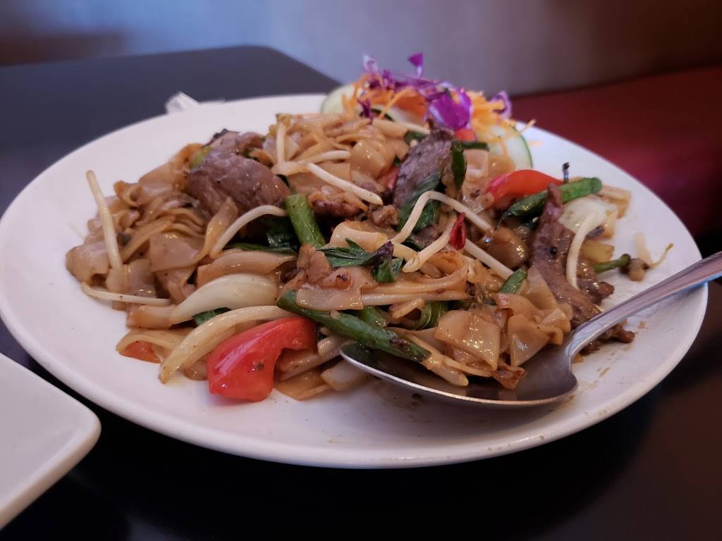 Sriracha Thai Cuisine | restaurant | 2308, 1319 9th Ave, San Francisco, CA 94122, USA | 4155647722 OR +1 415-564-7722