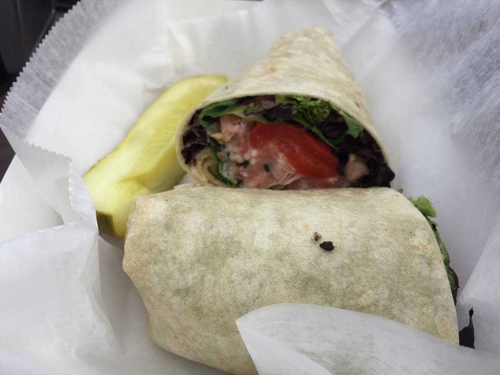 Crabby Amys, | restaurant | 2880 Ocean Ave, Seaford, NY 11783, USA | 5167832554 OR +1 516-783-2554