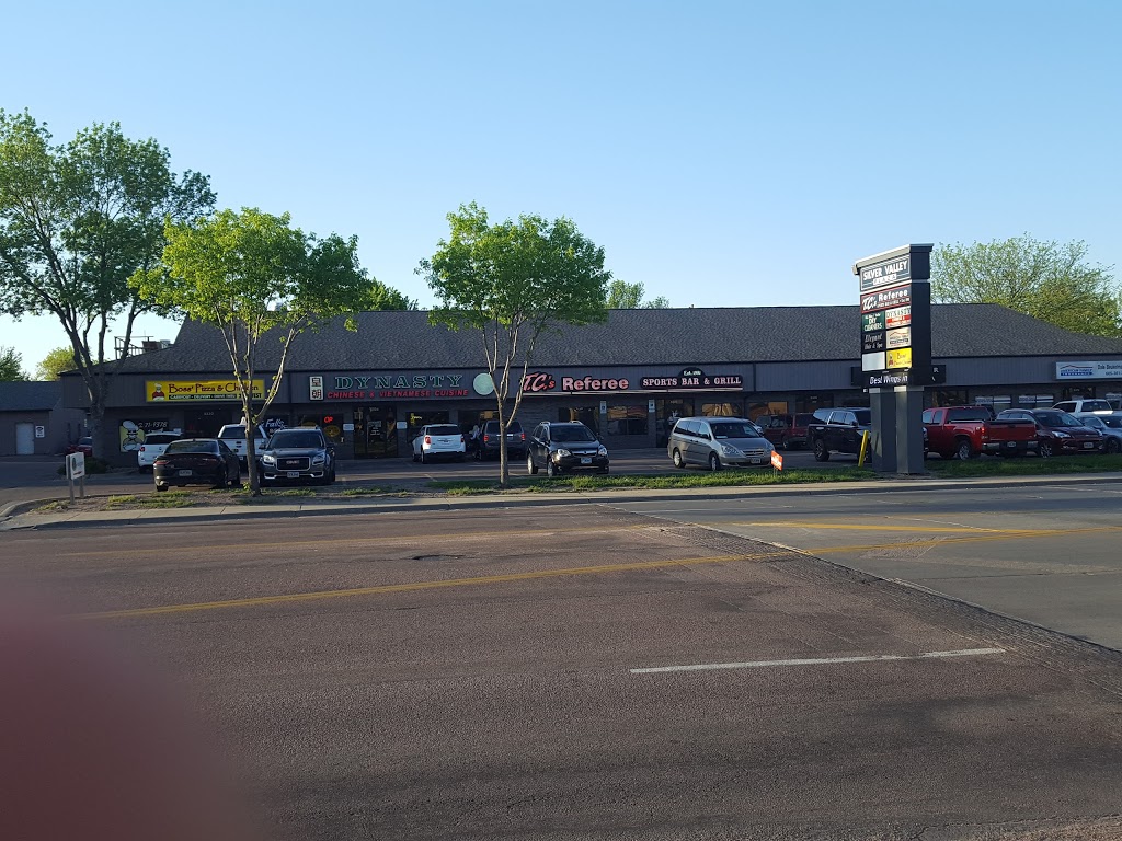 T.C.s Referee | Sports Bar | restaurant | 5322 26th St, Sioux Falls, SD 57106, USA | 6053612208 OR +1 605-361-2208