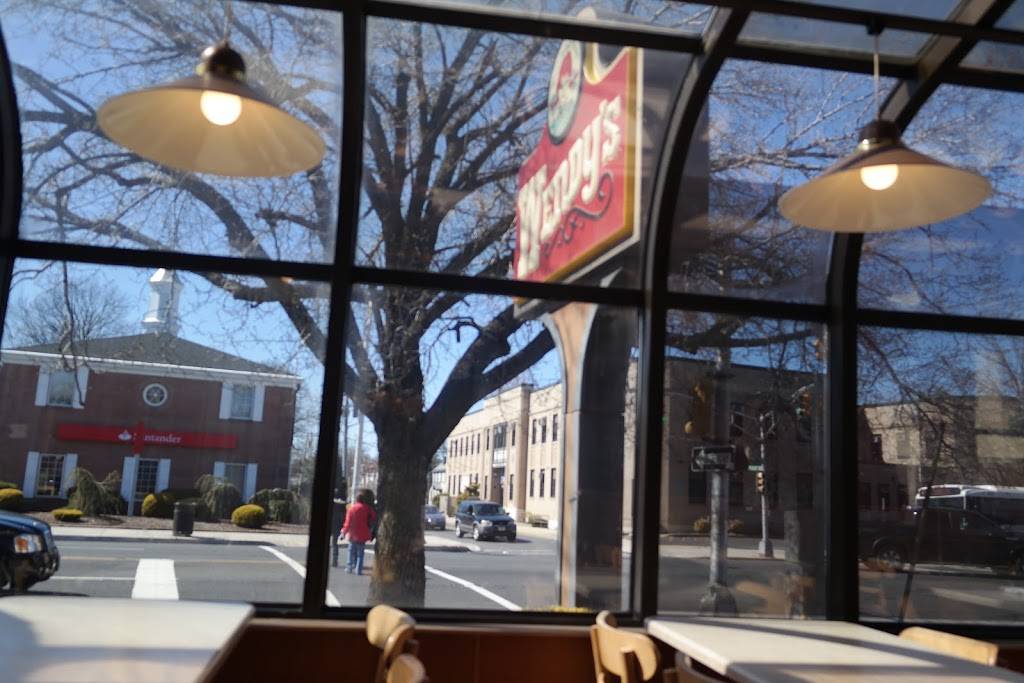 Wendys | restaurant | 433 N Broad St, Elizabeth, NJ 07208, USA | 9083529524 OR +1 908-352-9524