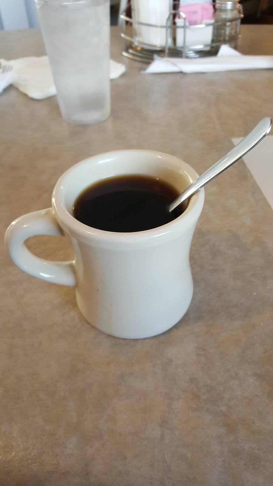 RT 138 Cafe | restaurant | 21224 IL-138, Mt Olive, IL 62069, USA | 2179992115 OR +1 217-999-2115