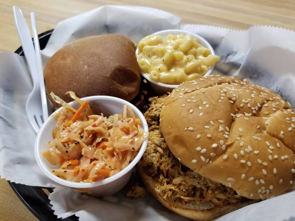 Blues BBQ & Catering | restaurant | 1109 Jefferson Rd, South Charleston, WV 25309, USA | 3047448335 OR +1 304-744-8335