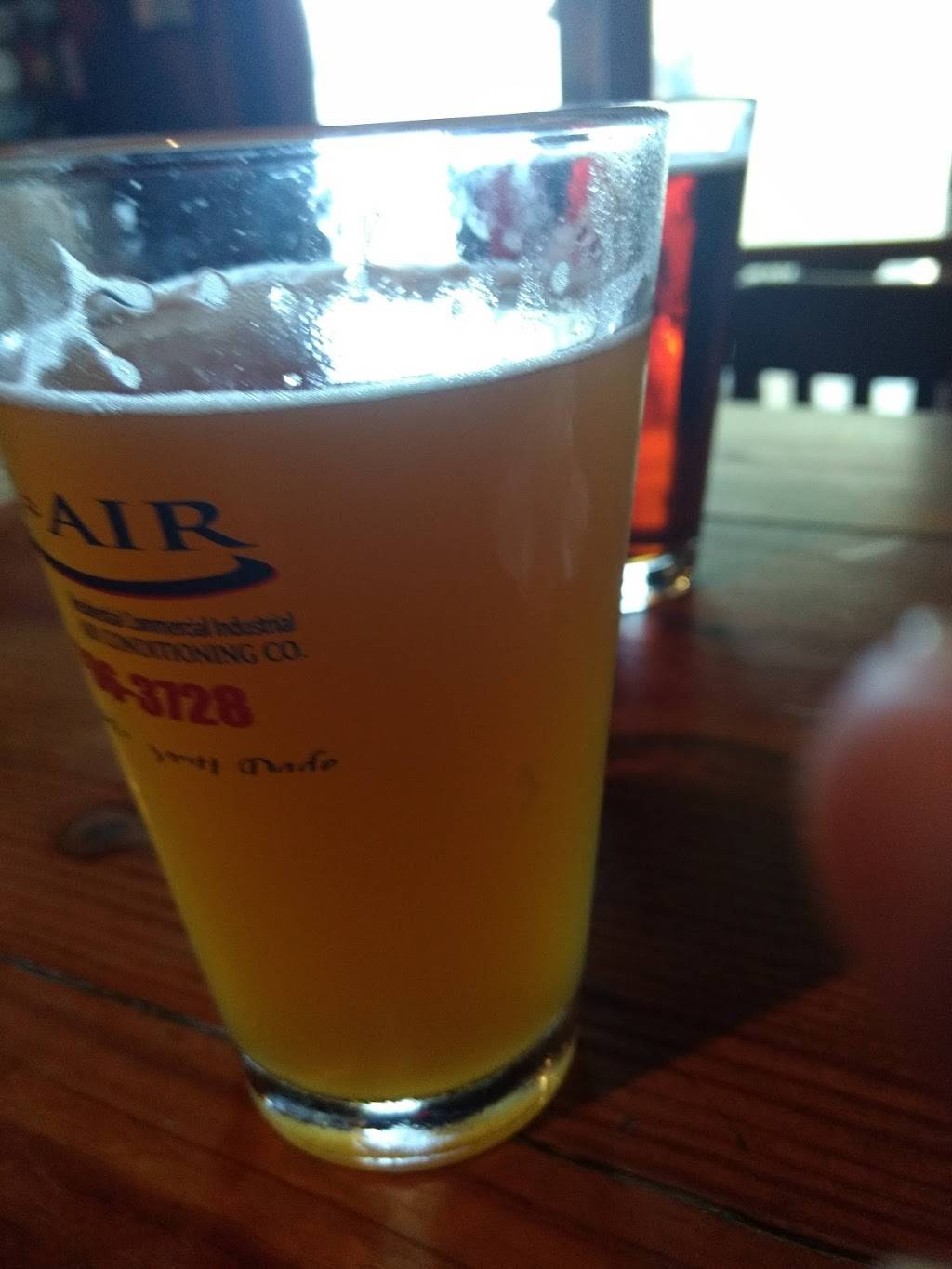 Hole in the Wall | restaurant | 14465 S Dixie Hwy, Palmetto Bay, FL 33176, USA | 7862276058 OR +1 786-227-6058