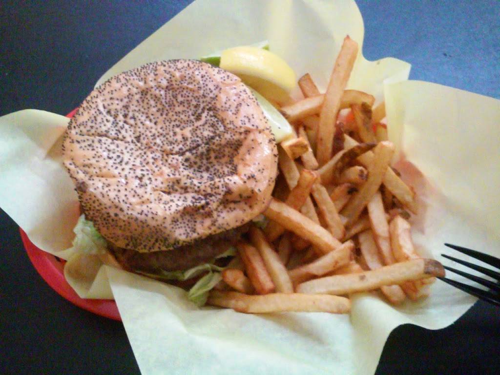 Flaming Burger | restaurant | 11255 Garland Rd, Dallas, TX 75218, USA | 2143213734 OR +1 214-321-3734