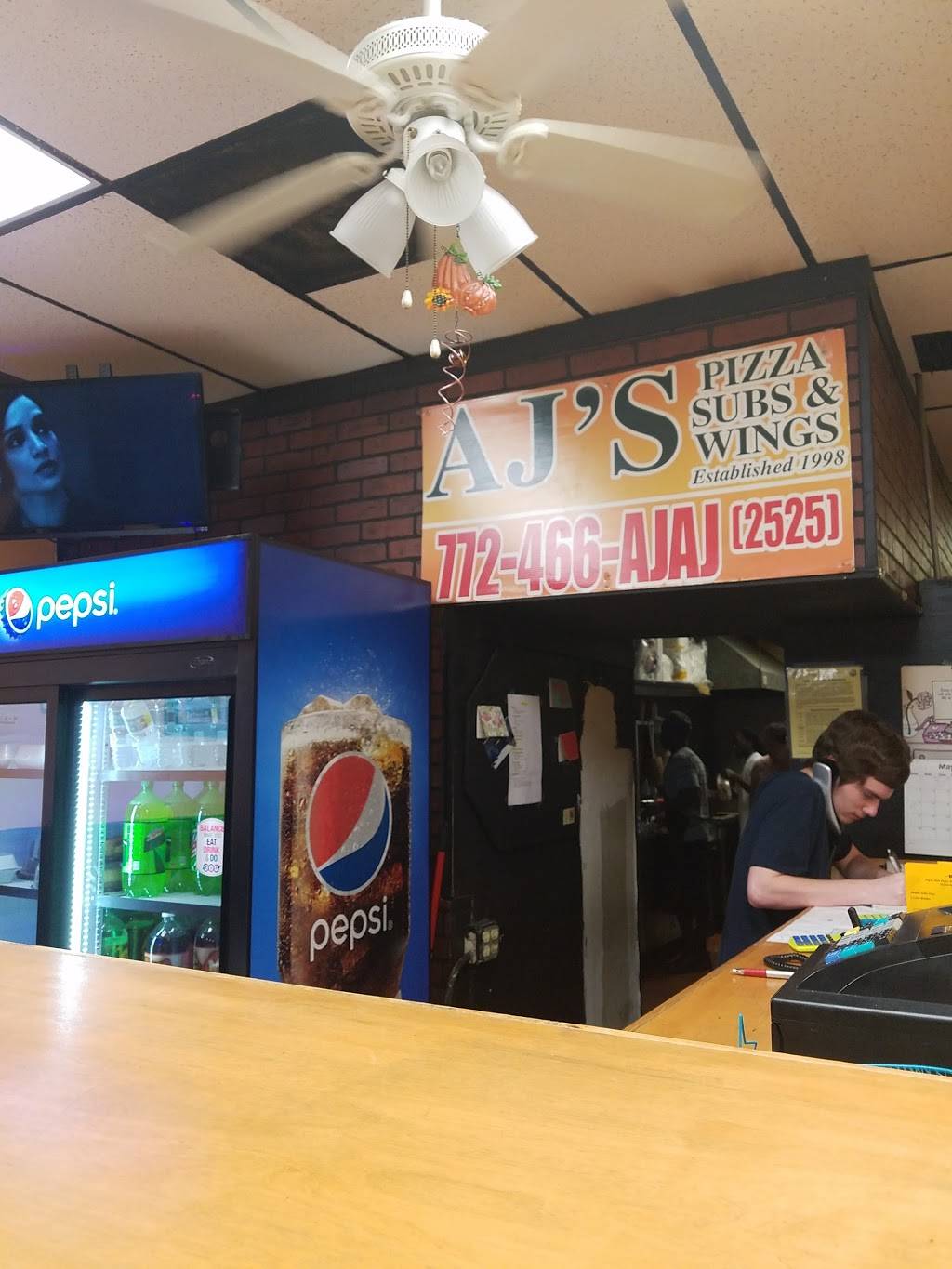 AJs Pizza, Subs, and Wings | restaurant | 3215 US-1, Fort Pierce, FL 34982, USA | 7724662525 OR +1 772-466-2525