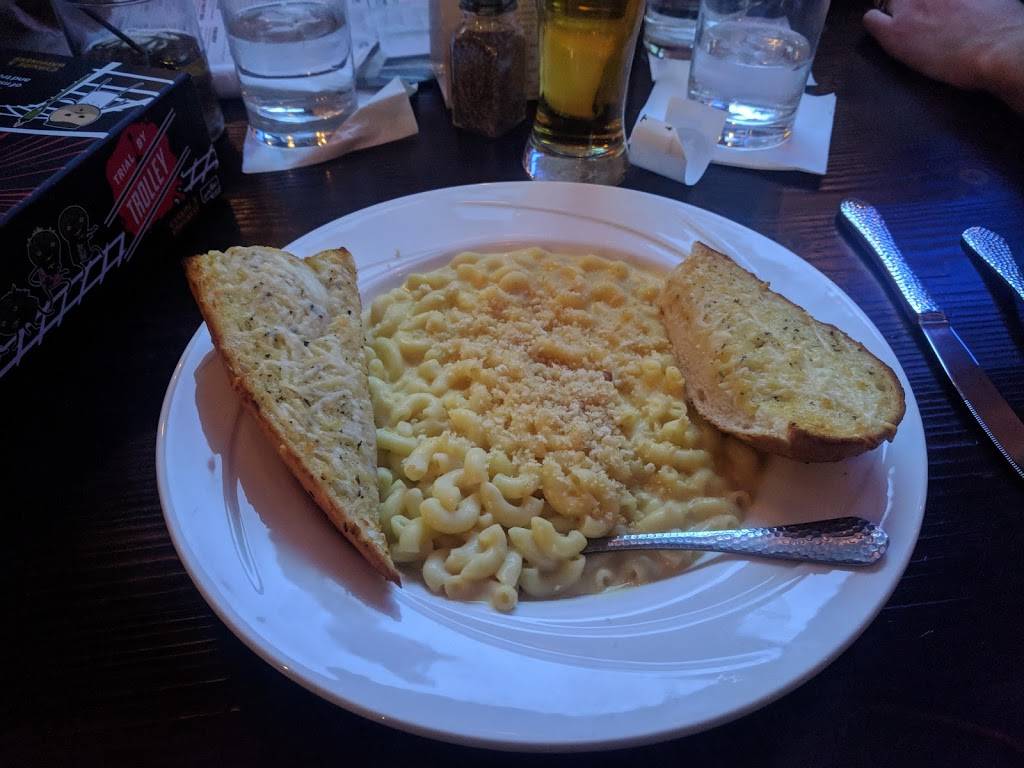 Bulldog Ale House | restaurant | 100 E Roosevelt Rd, Villa Park, IL 60181, USA | 8479040333 OR +1 847-904-0333